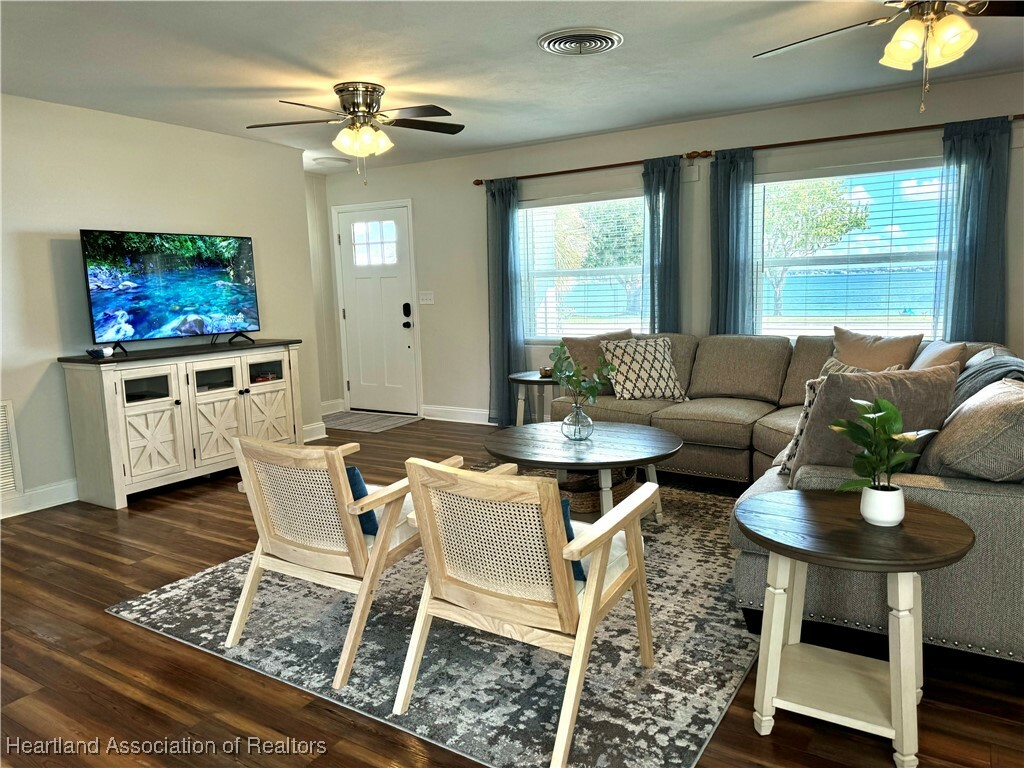 Property Photo: 4350 Lakeview Drive FL 33870