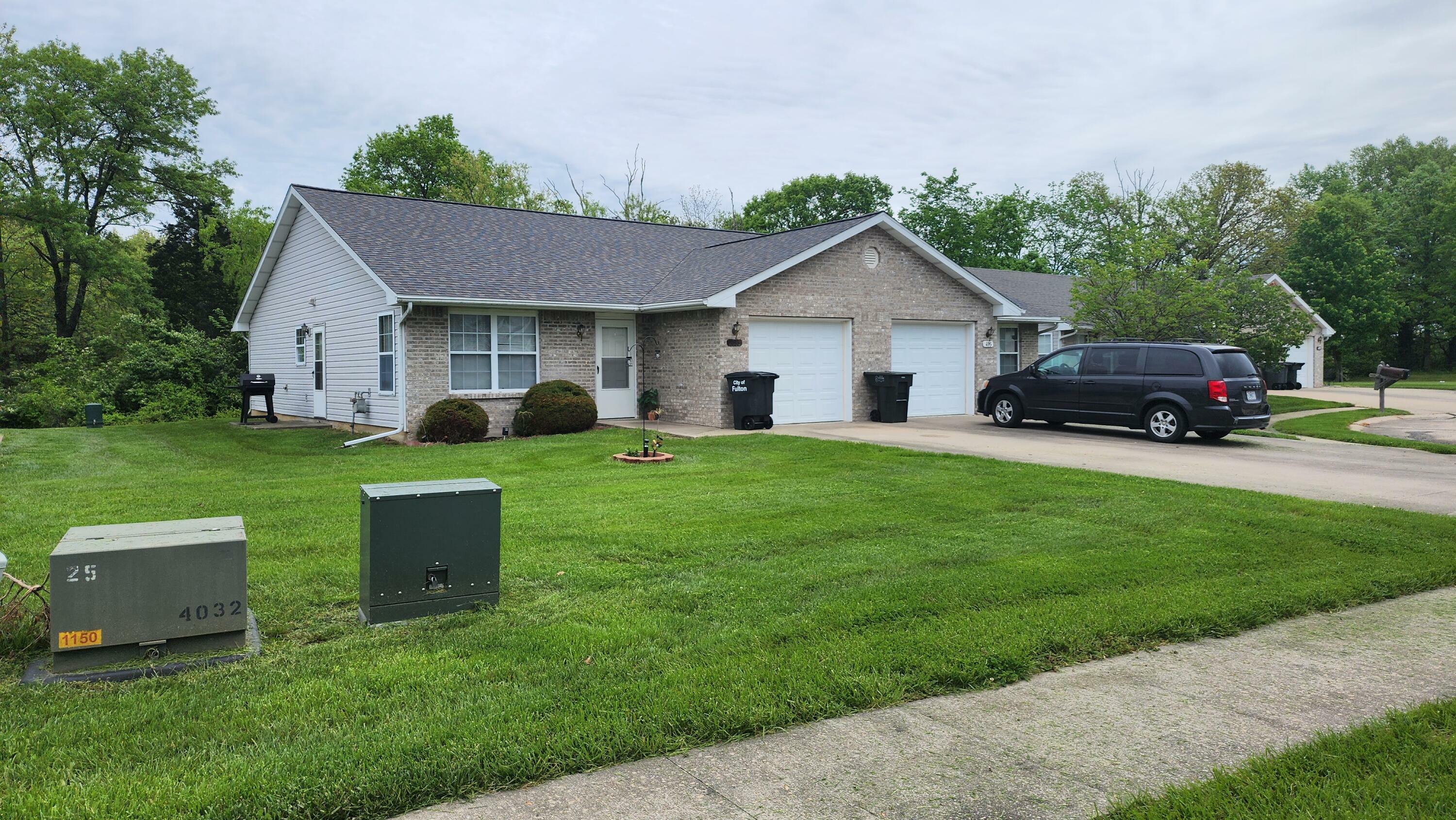 Property Photo: 493-495 Sabre Circle MO 65251