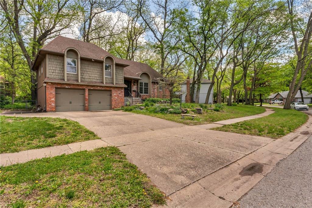 Property Photo: 3500 SW Oak Parkway KS 66614