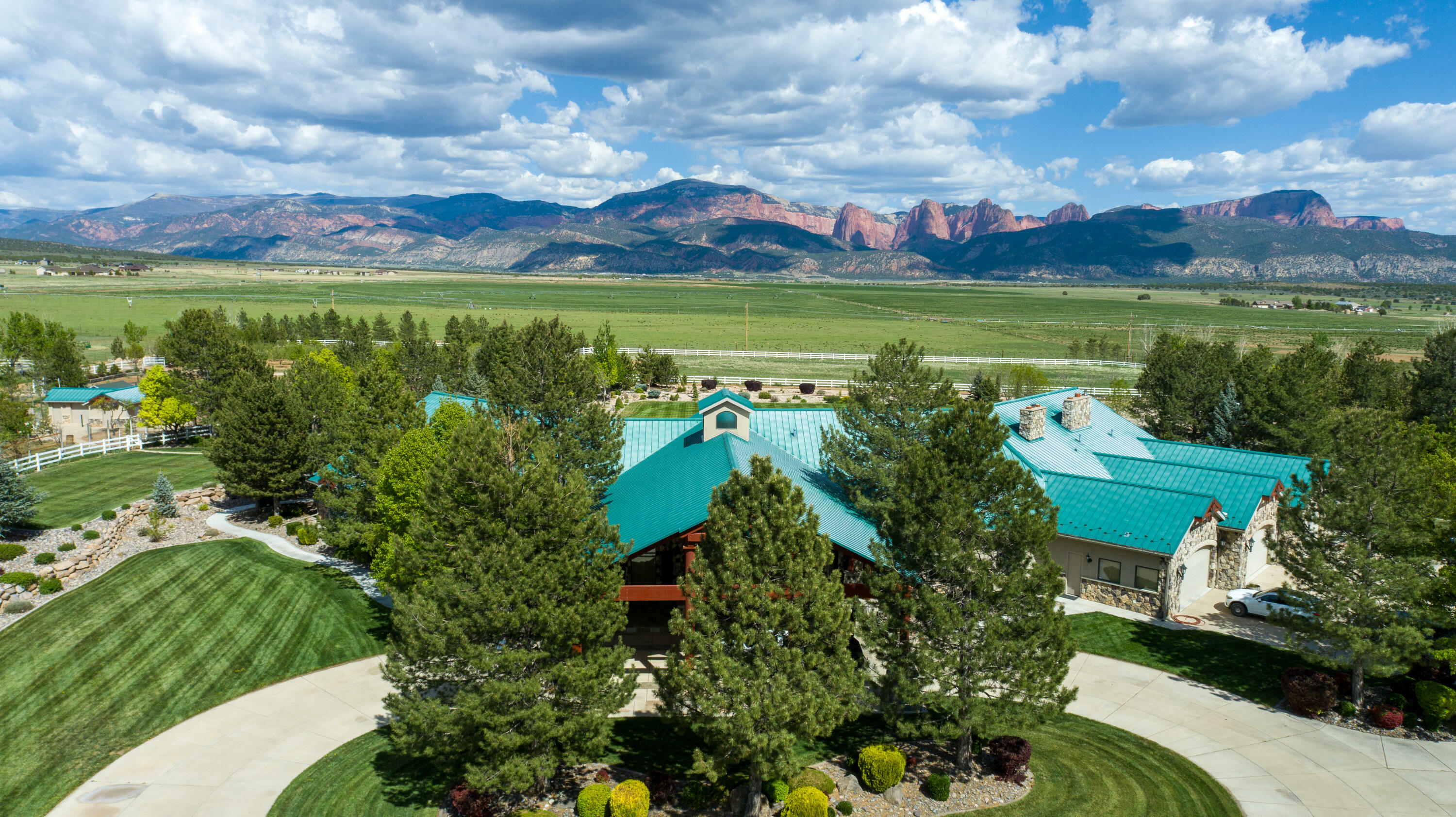 Property Photo: 622 E Highway 144 UT 84757