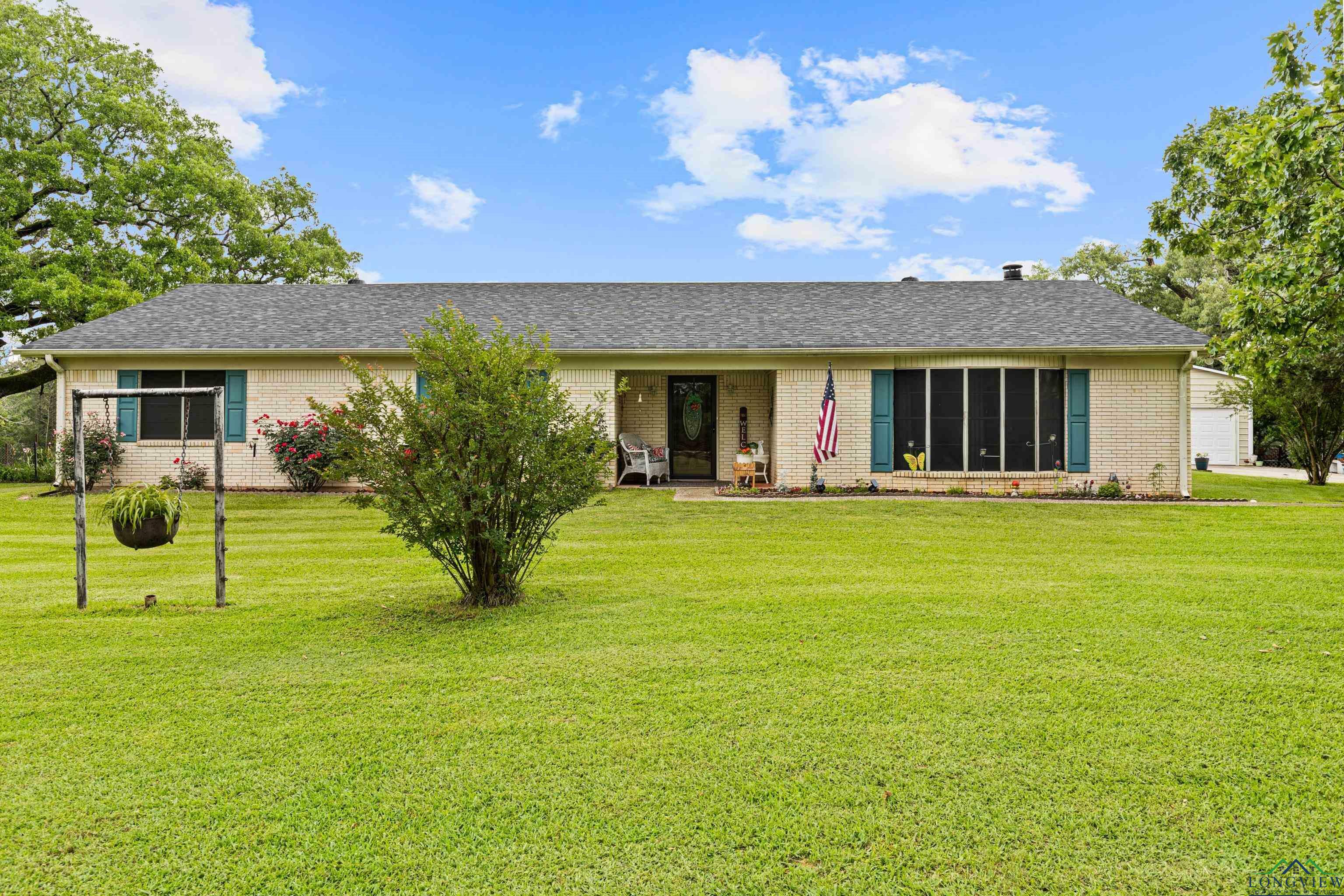 Property Photo: 502 Tom Eubanks Rd. TX 75647