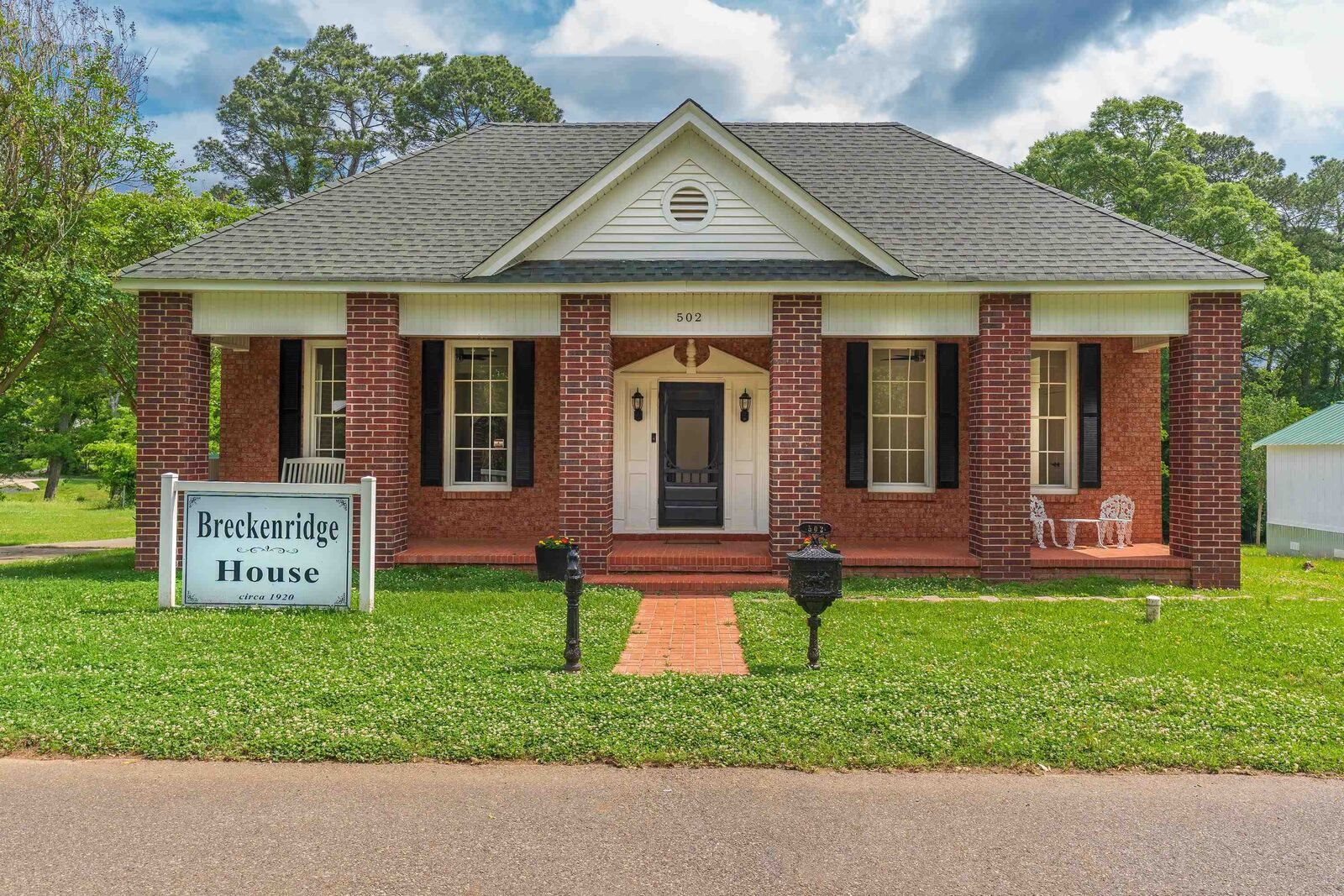 Property Photo:  502 Houston St  TX 75657 