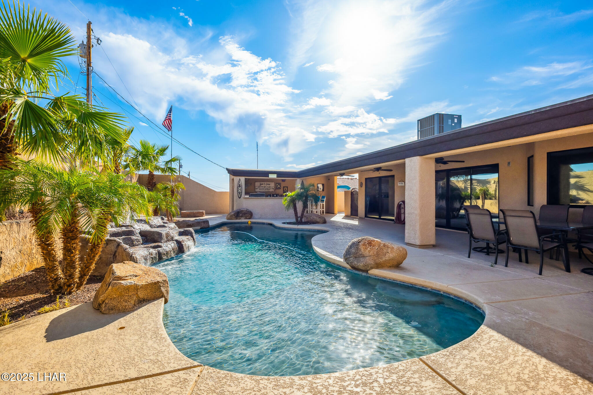 Property Photo: 3060 Chemehuevi Blvd AZ 86406