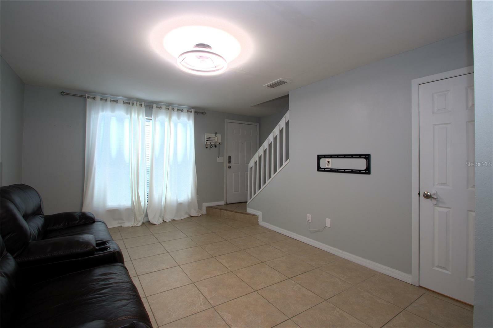 Property Photo: 613 Casa Park Court B Court N B FL 32708