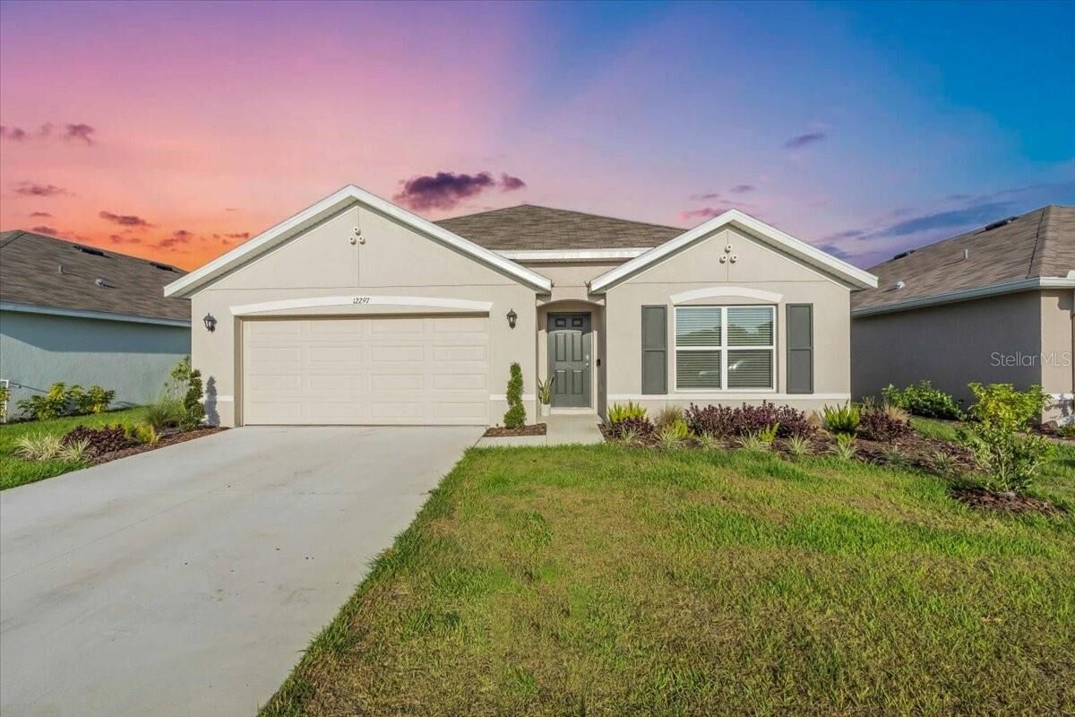 Property Photo: 12297 Mountain Island Trail FL 34219