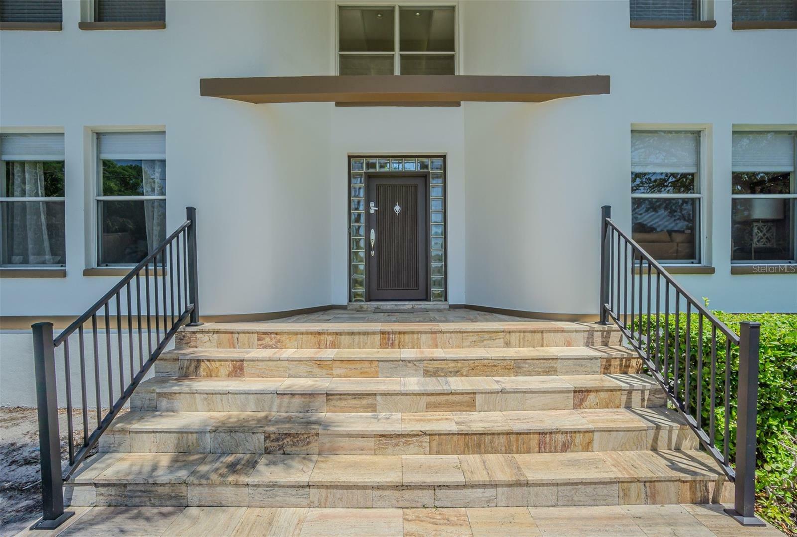 Property Photo: 2114 S Venus Street FL 33629