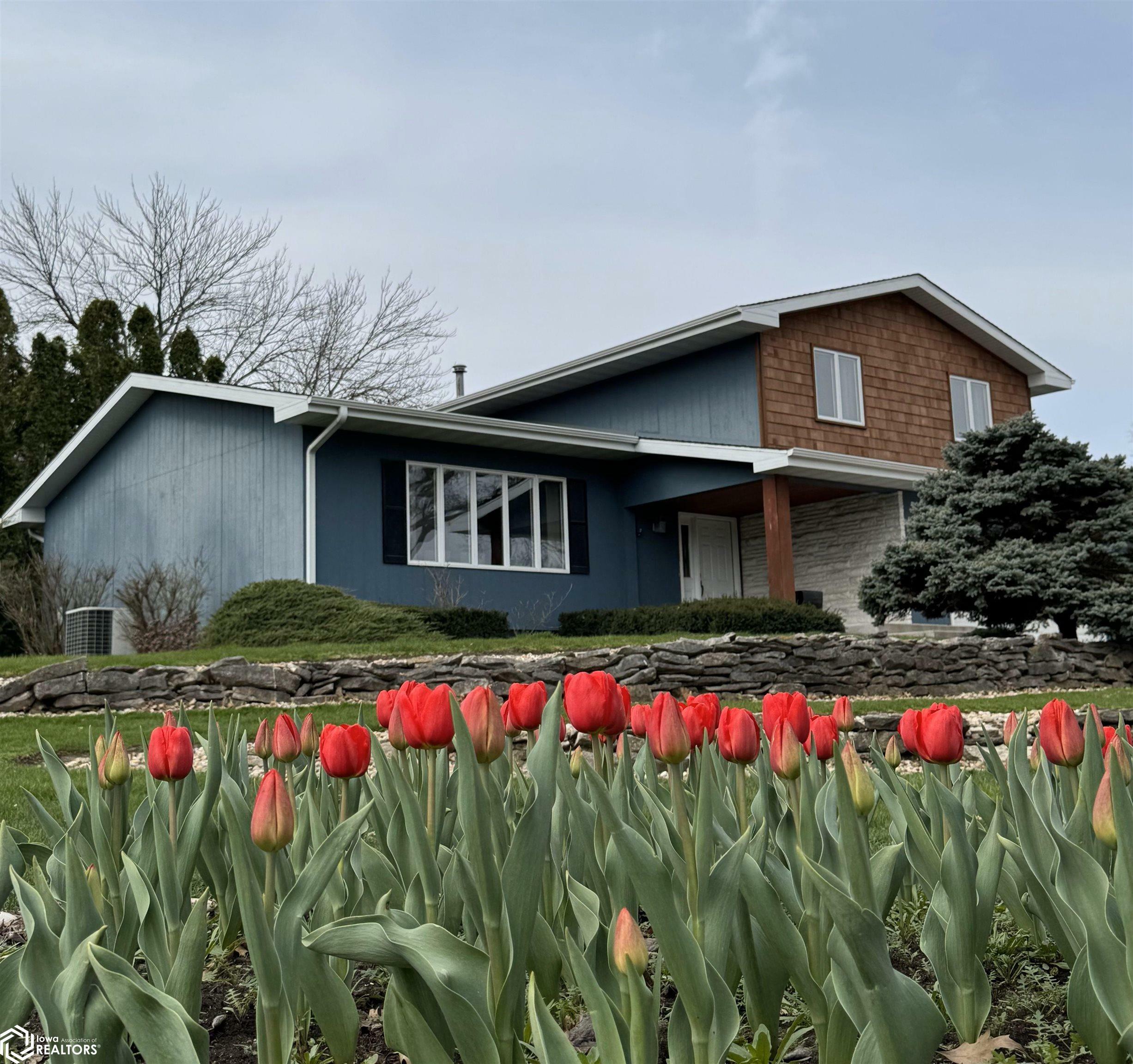 Property Photo: 800 High Street IA 52637