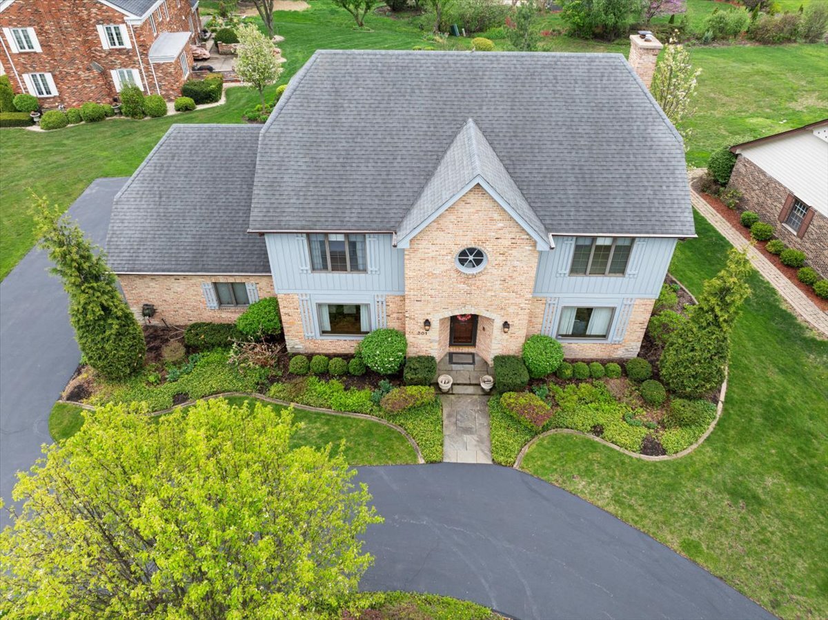 Property Photo:  301 Hambletonian Drive  IL 60523 