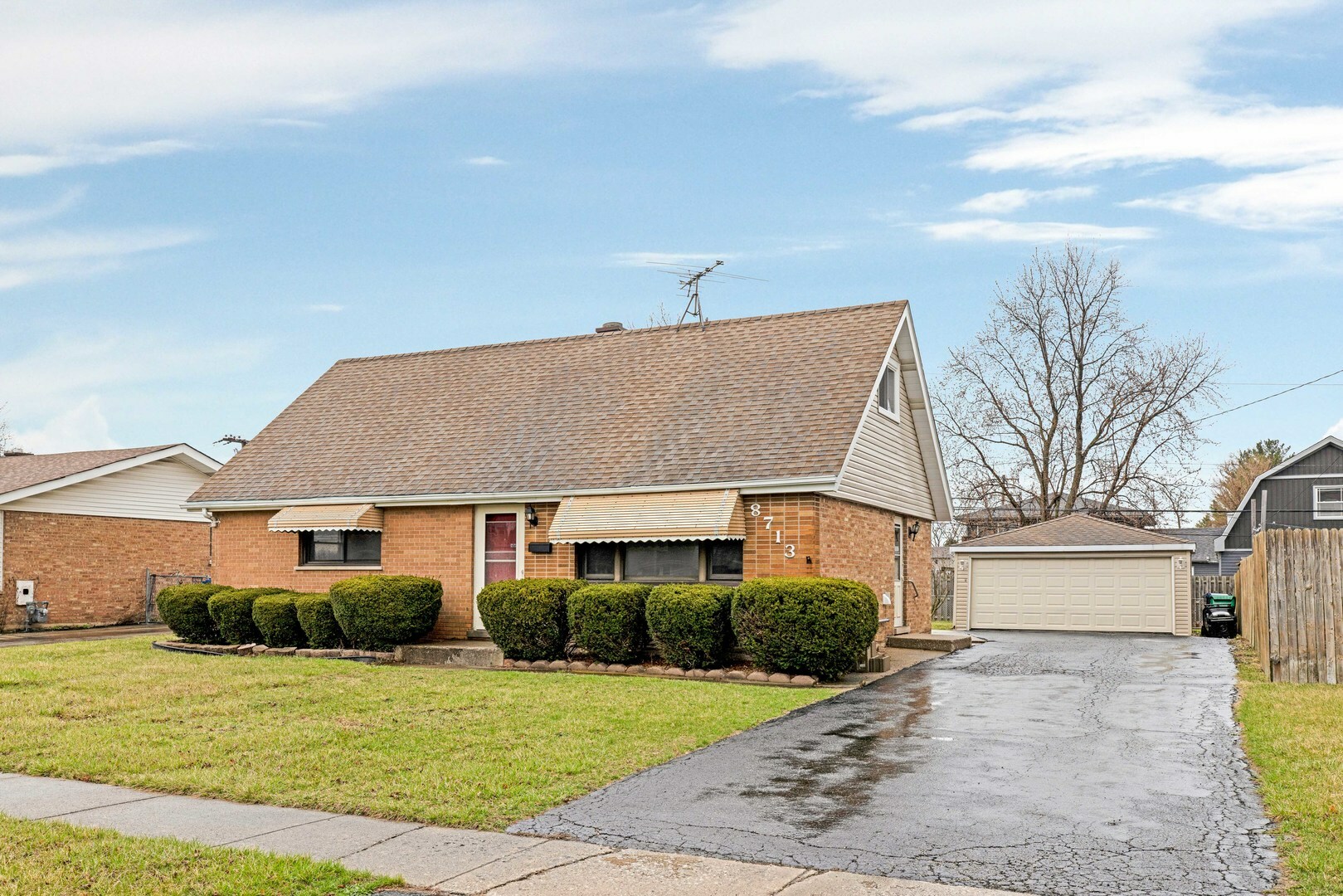 Property Photo: 8713 Cranbrook Lane IL 60455