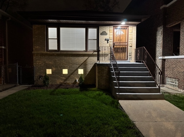 Property Photo: 9319 S Paxton Avenue IL 60617