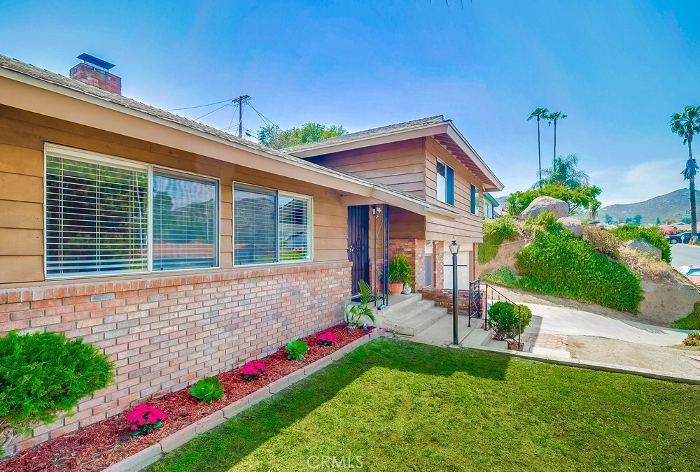 Property Photo: 6310 Avenue De Palma CA 92509