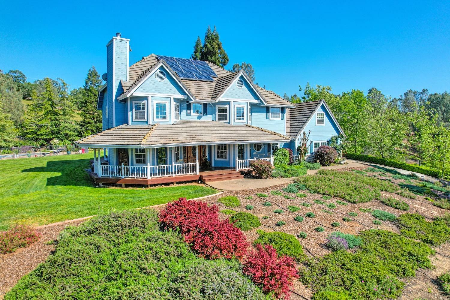 Property Photo: 2601 Roundhill Circle CA 95667