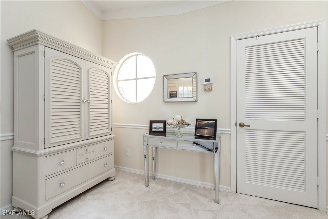 Property Photo: 81 Silver Oaks Circle 7-201 FL 34119