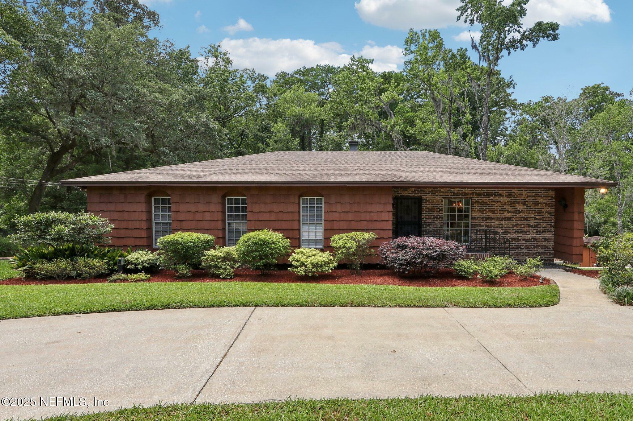 Property Photo: 6264 Riviera Lane FL 32216