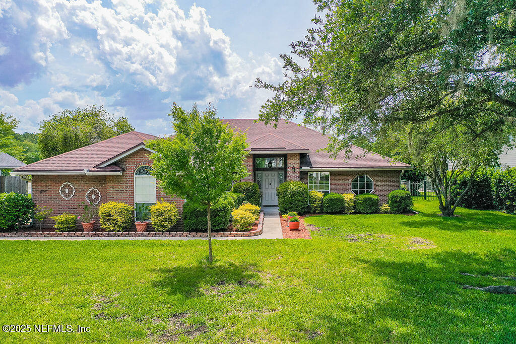 Property Photo: 285 Village Green Avenue FL 32259