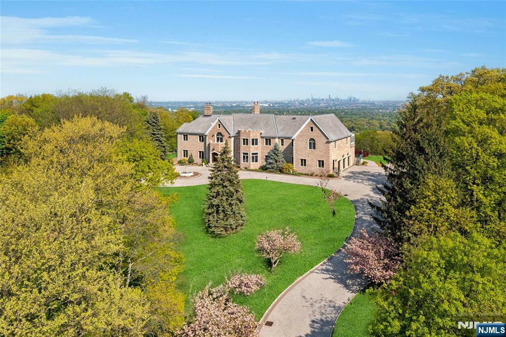Property Photo: 24 Club Way NJ 07009