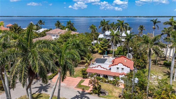 Property Photo: 2656 Shriver Dr FL 33901