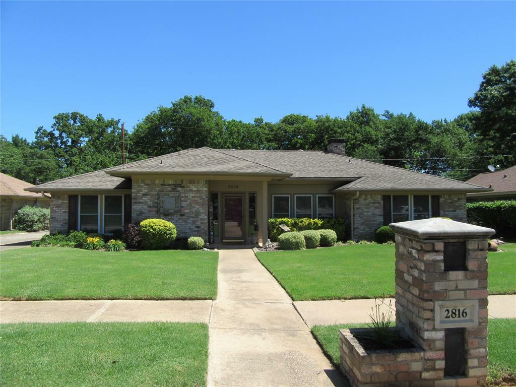 Property Photo: 2816 N Creekwood Drive TX 76051