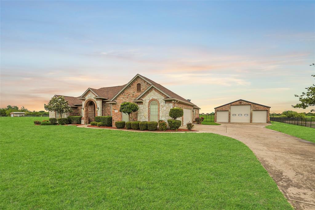 1310 Shadow Lakes Drive  Wills Point TX 75169 photo
