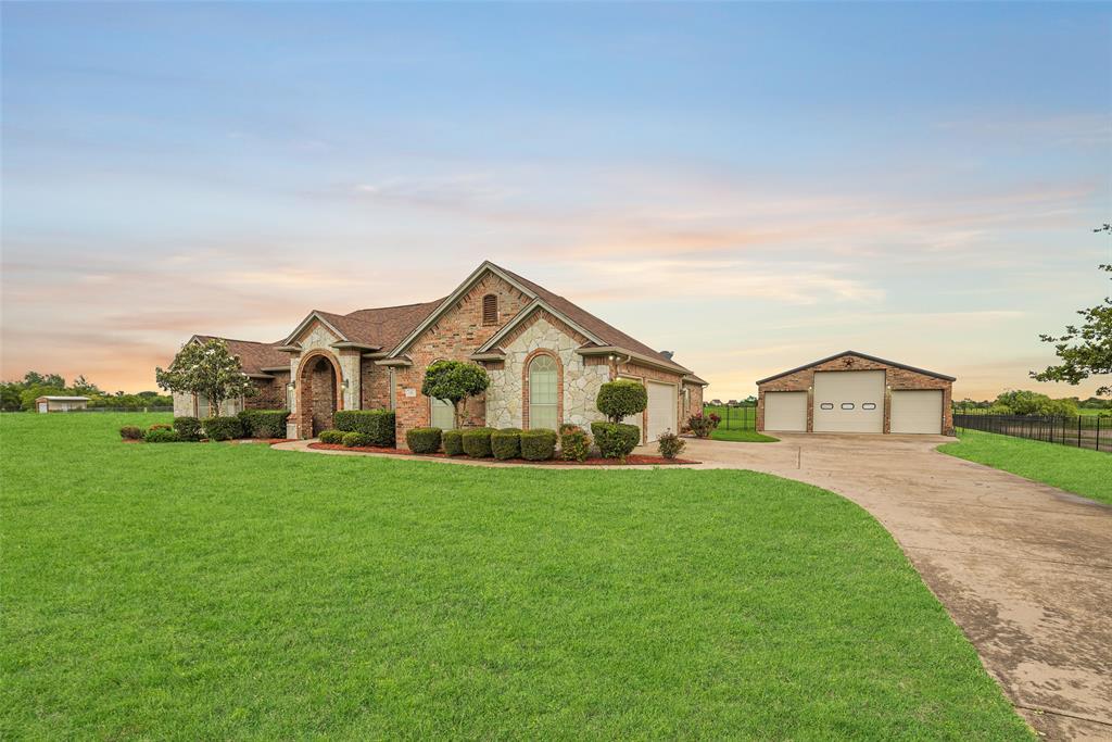 1310 Shadow Lakes Drive  Wills Point TX 75169 photo