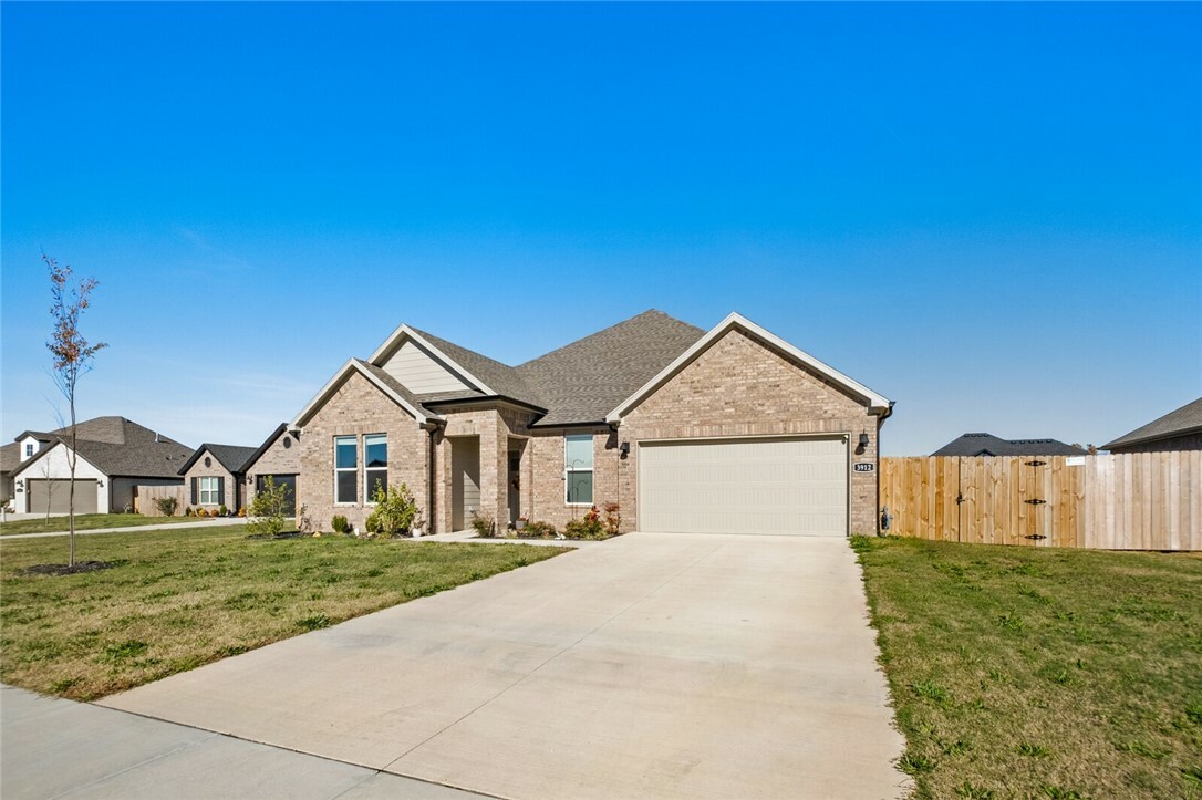 Property Photo: 3912 Kent Lane AR 72764