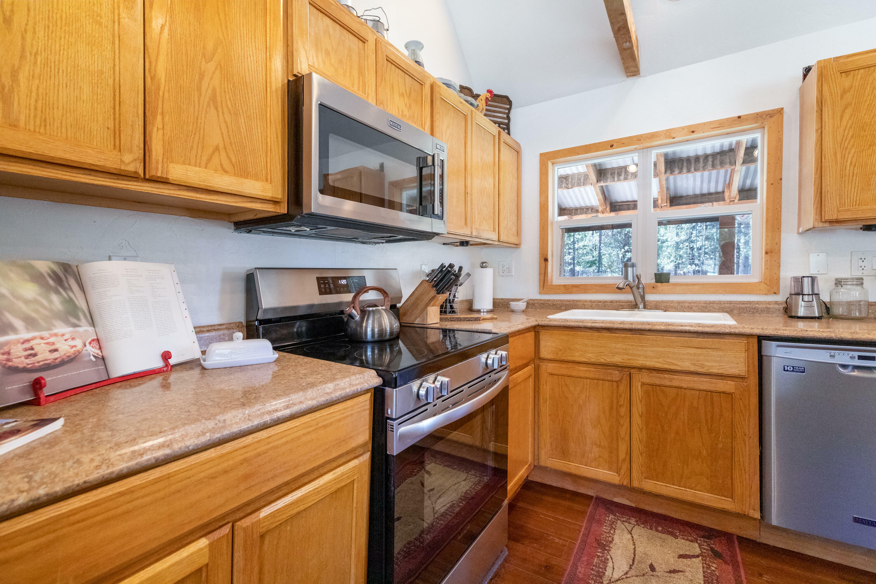 Property Photo: 8965 Split Rail Road OR 97739