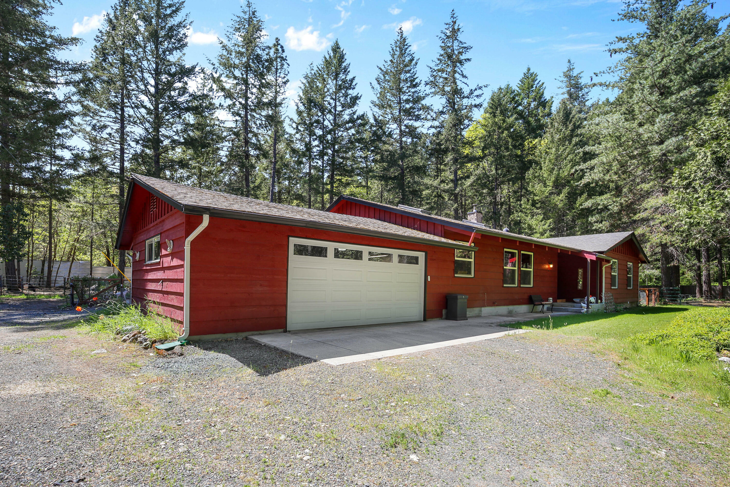 Property Photo: 7077 Rockydale Road OR 97523