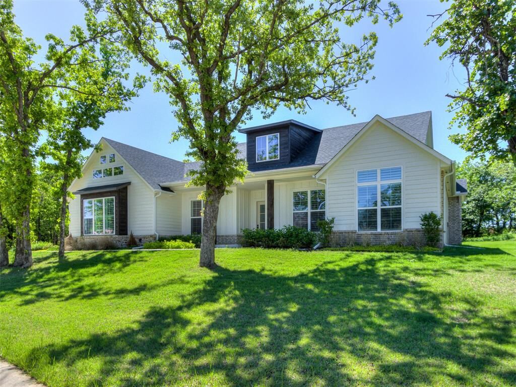 Property Photo:  8241 Red Feather  OK 73007 
