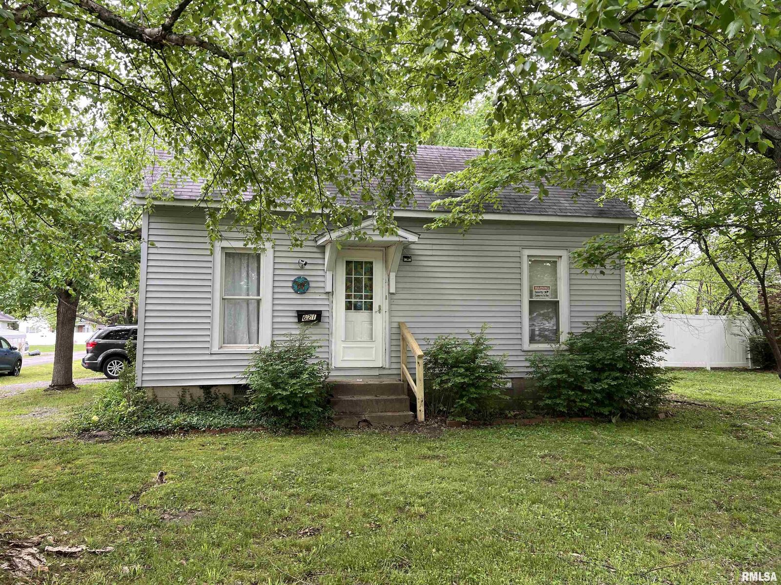 Property Photo: 621 S 6th Street IL 62948
