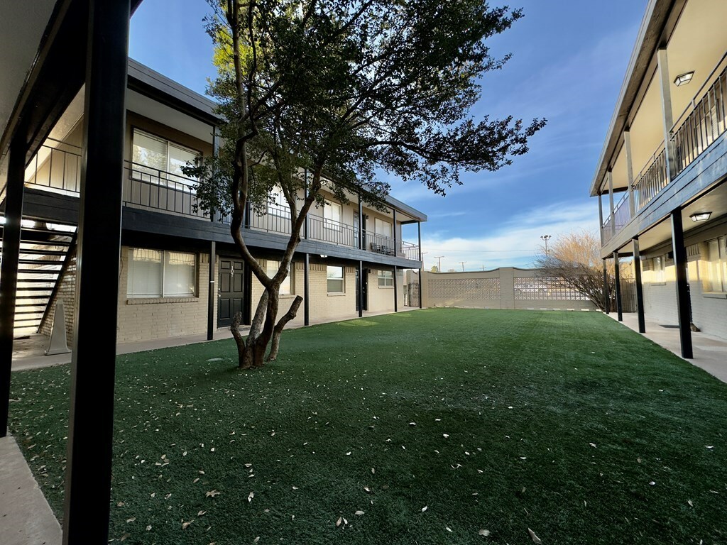 Property Photo: 501 W Louisiana Ave 106 TX 79701