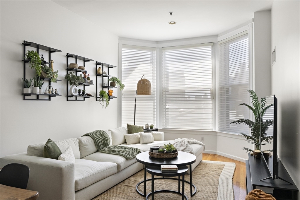 Property Photo: 416 Marlborough St 504 MA 02115