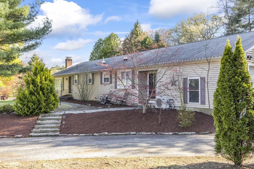 Property Photo:  124 Wilson St  MA 01752 