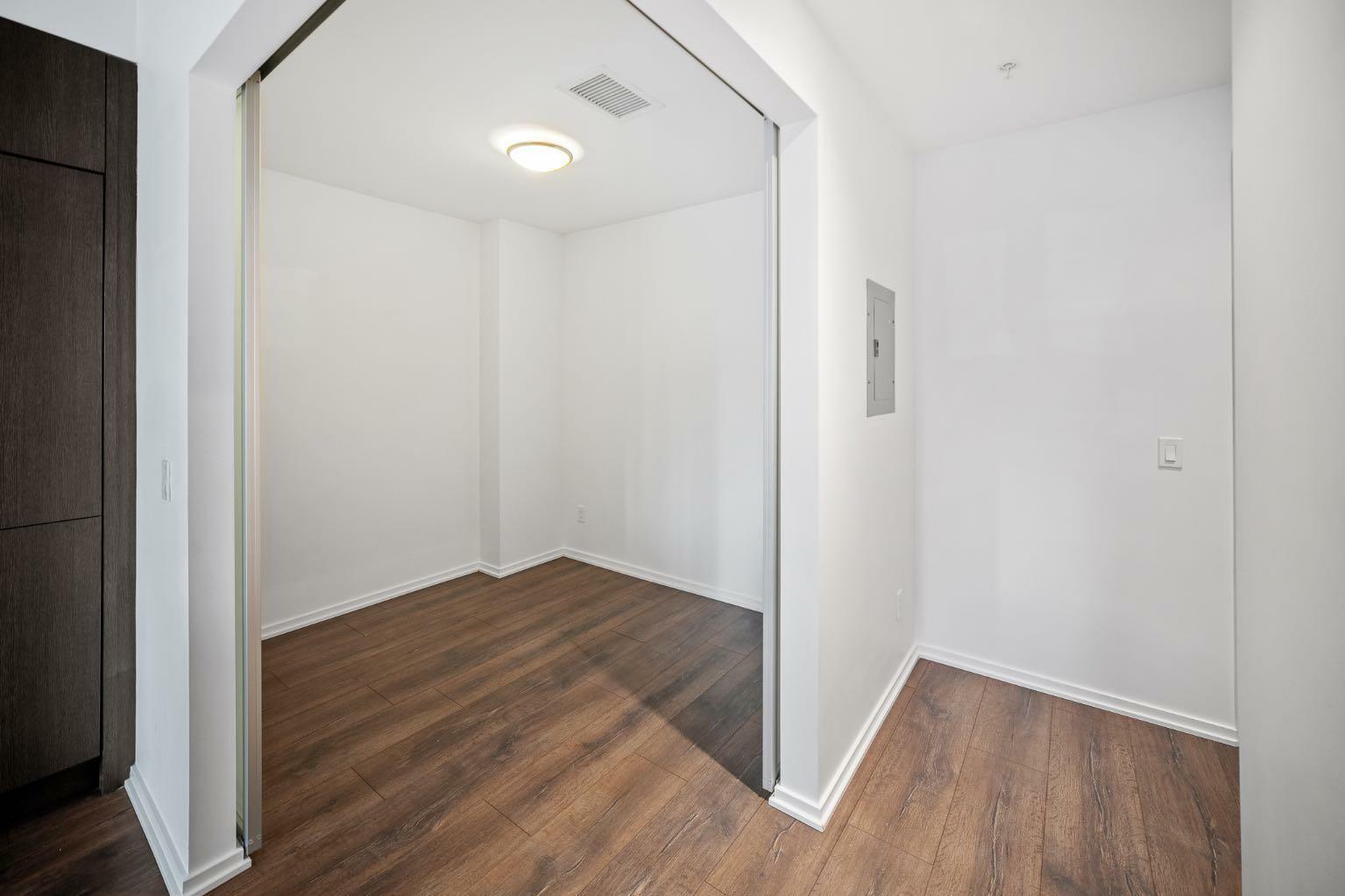 Property Photo: 615 6 Avenue SE 519 AB T2G 1S2