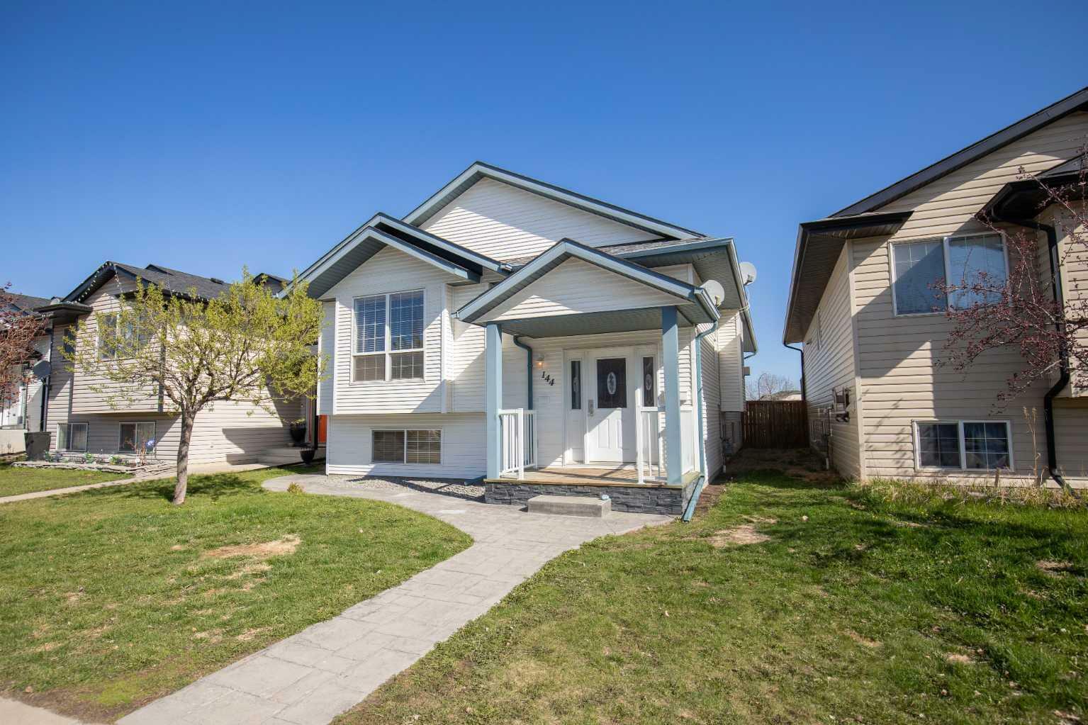 Property Photo: 144 Ireland Crescent AB T4R 3K6