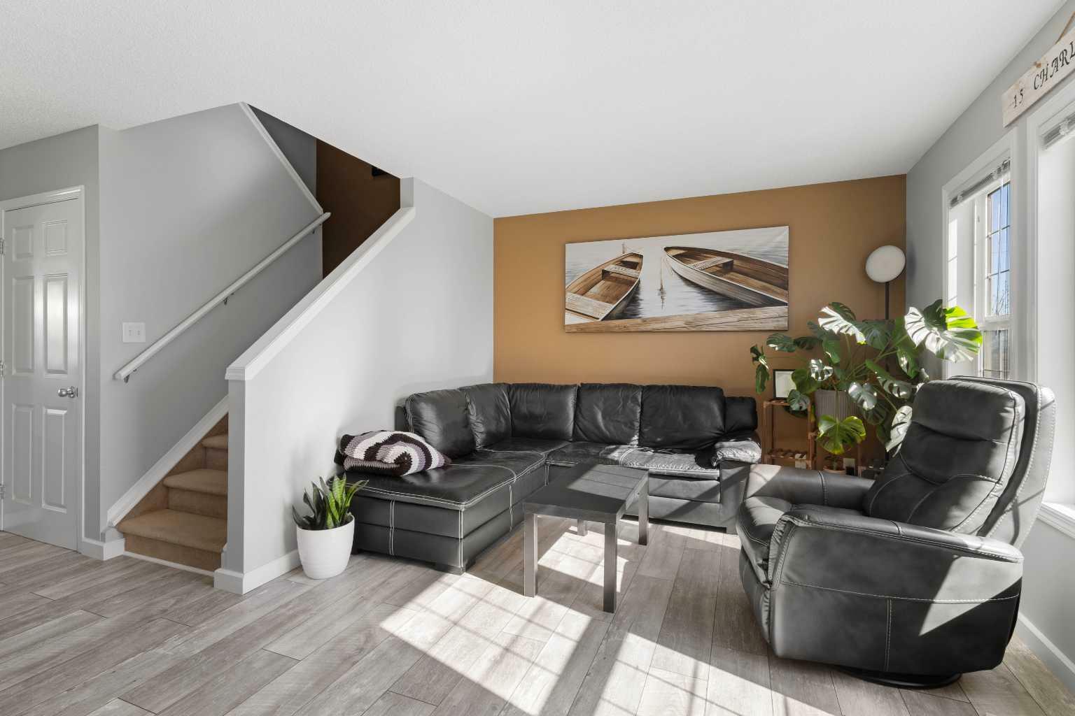 Property Photo:  80 Saddlebrook Common NE  AB T3J 0J6 