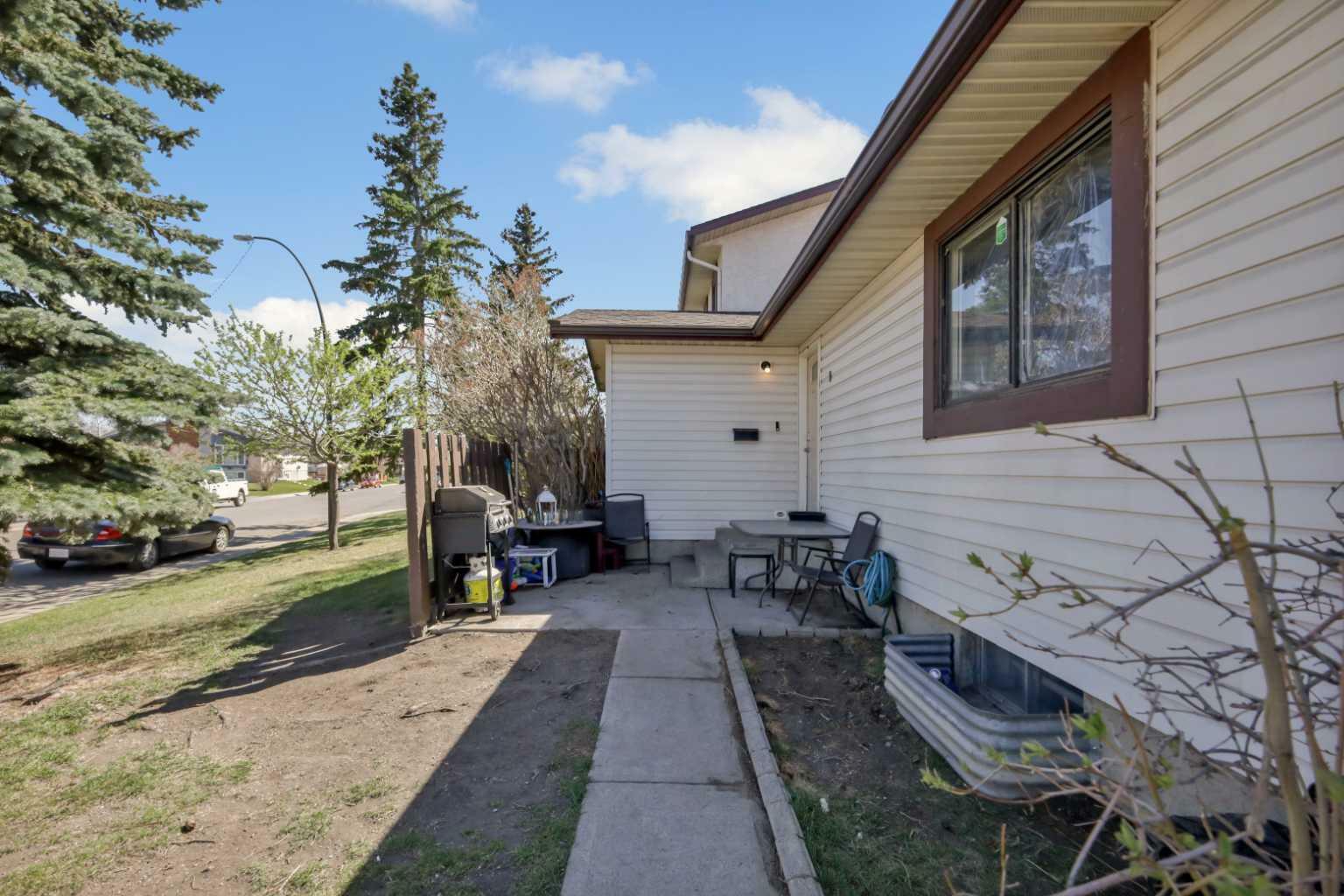 Photo de la propriété: 75 Templemont Way NE 8 AB T1Y 5K8