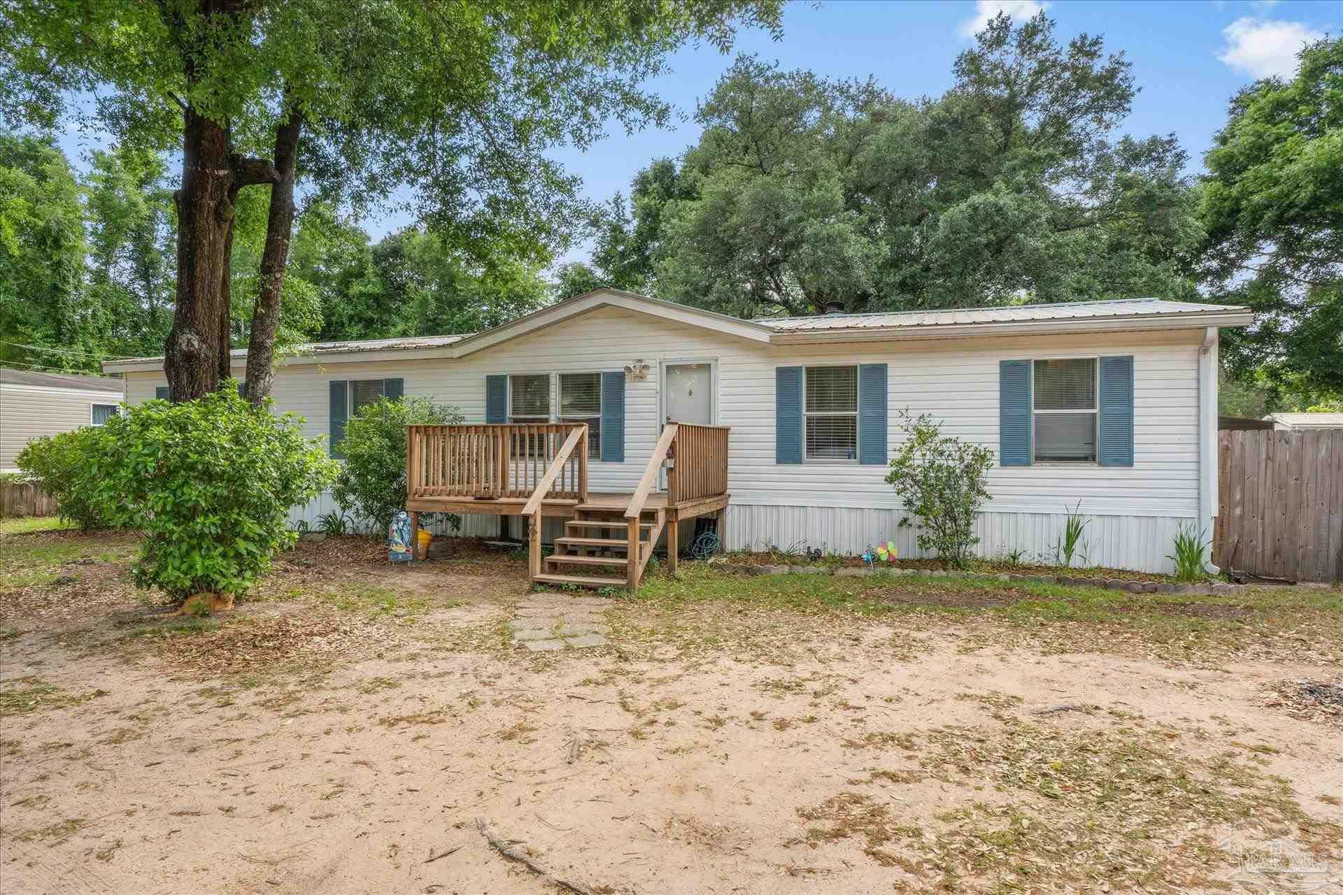 Property Photo: 4485 Gainer Ave FL 32583