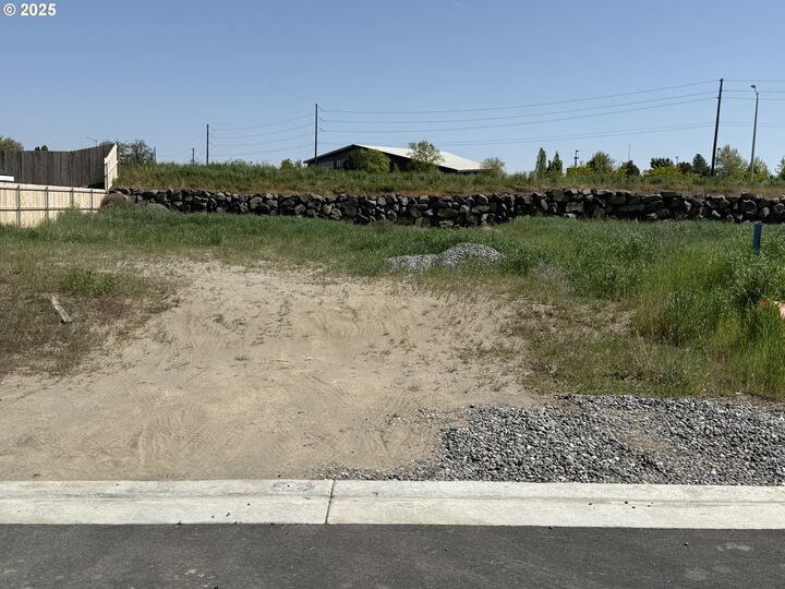 1277 SE 9th St  Hermiston OR 97838 photo