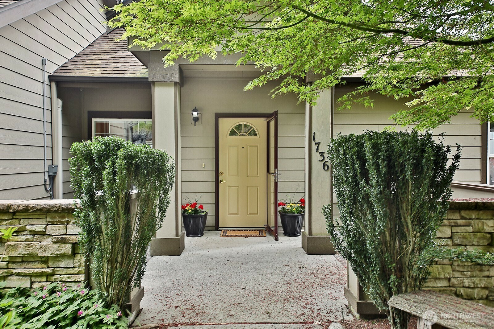 Property Photo: 1736 Lee Court WA 98249