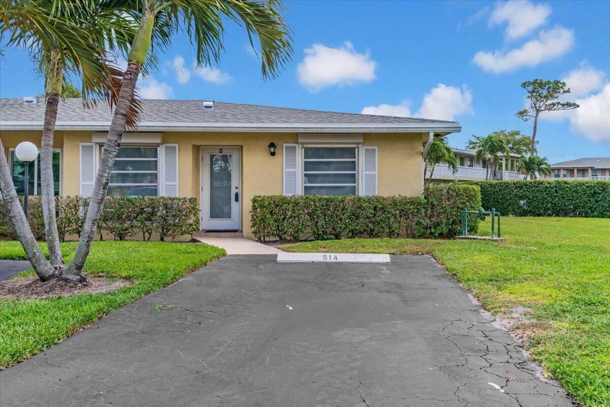 Property Photo: 1040 Silk Oak Terrace 23D FL 33445