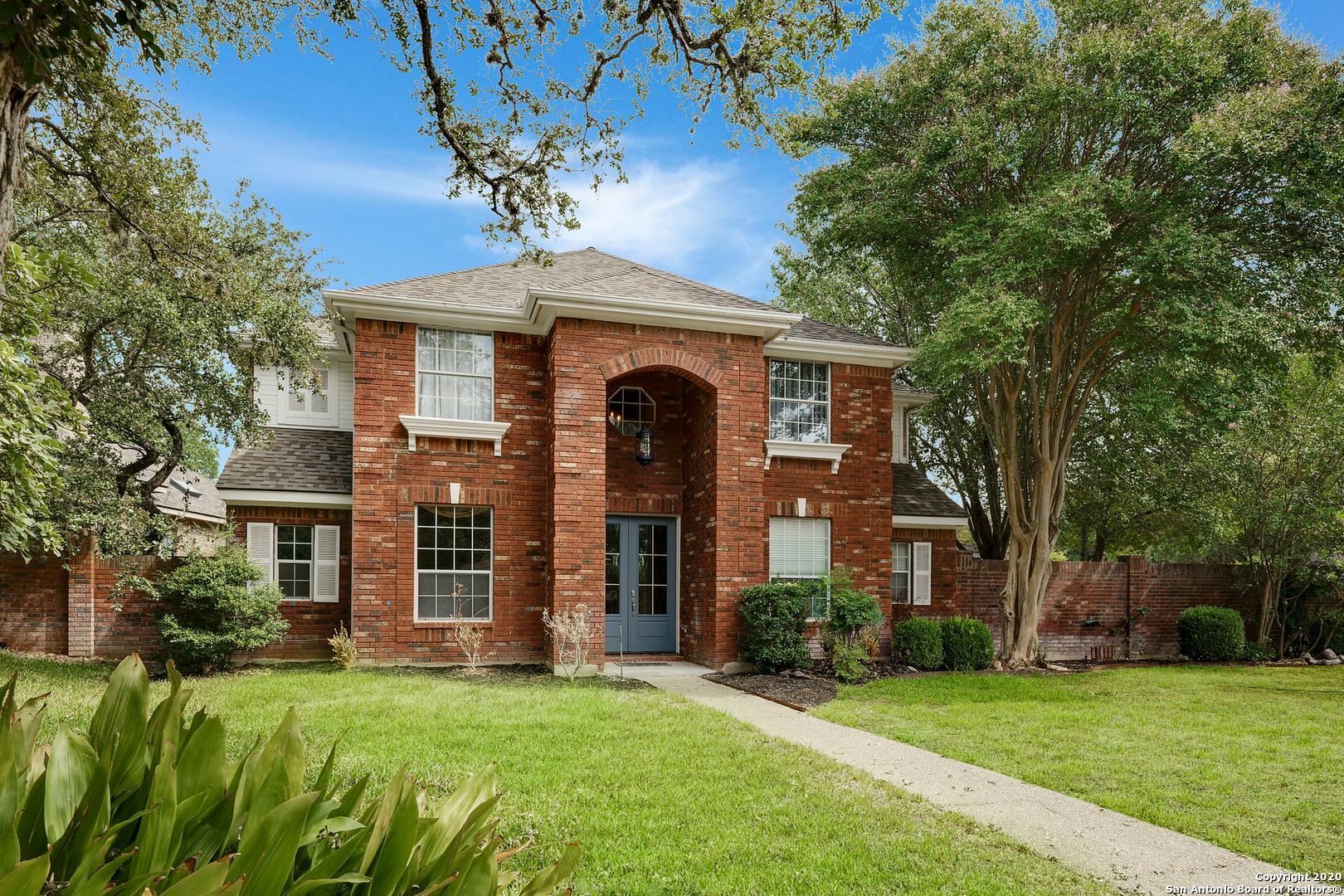 Property Photo: 2 Inwood Way TX 78248