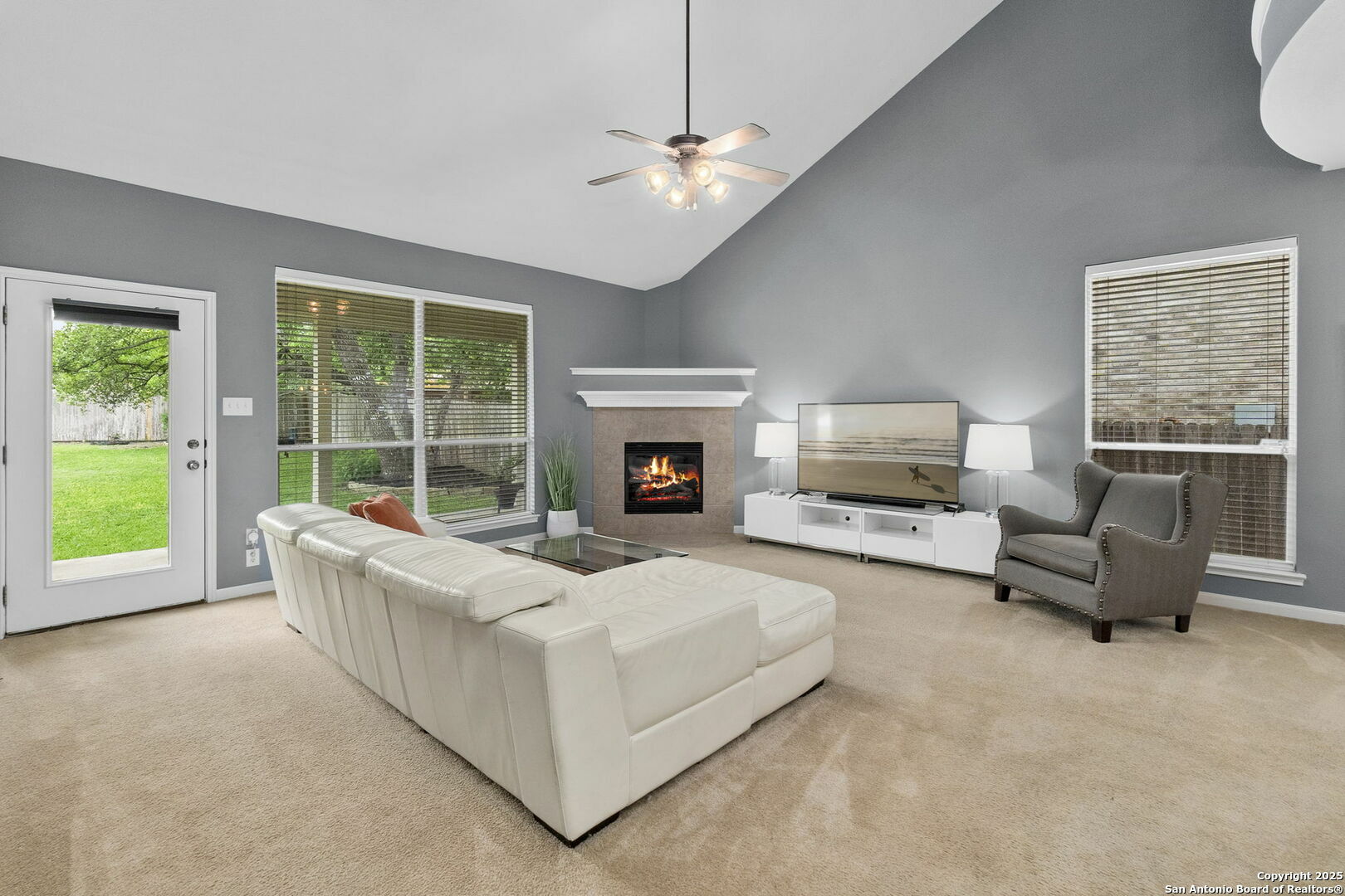Property Photo: 711 Aster TX 78256