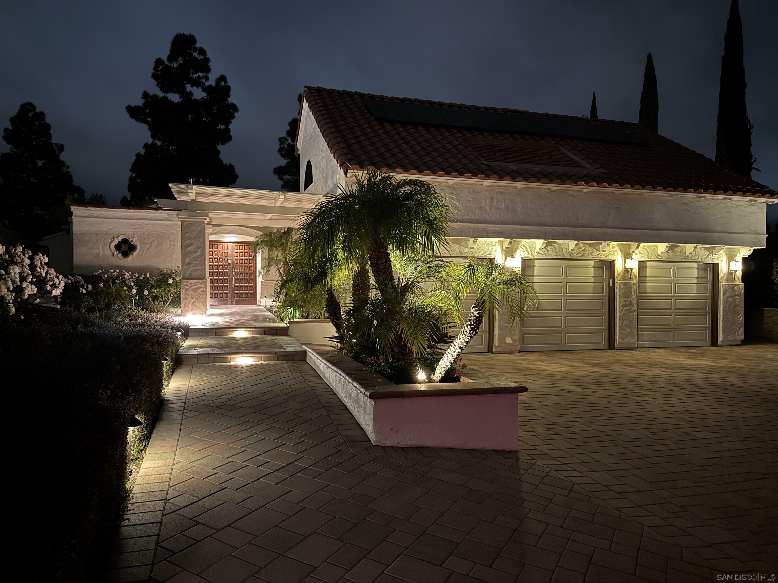 Property Photo: 12226 Kingsgate Sq CA 92128