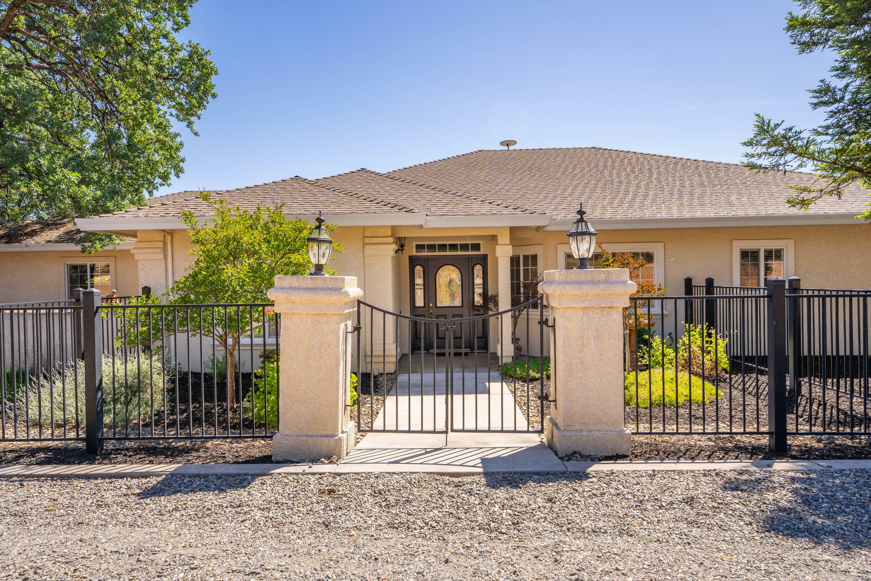 Property Photo: 14235 Noble Oaks Drive CA 96080