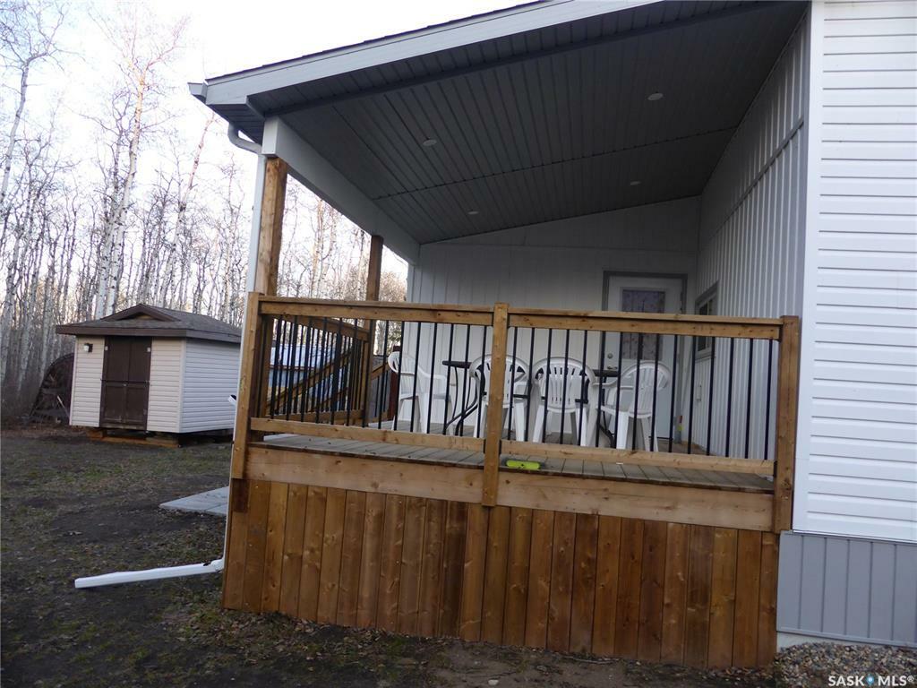 Property Photo: 727 Sunrise Avenue SK S0M 1J0