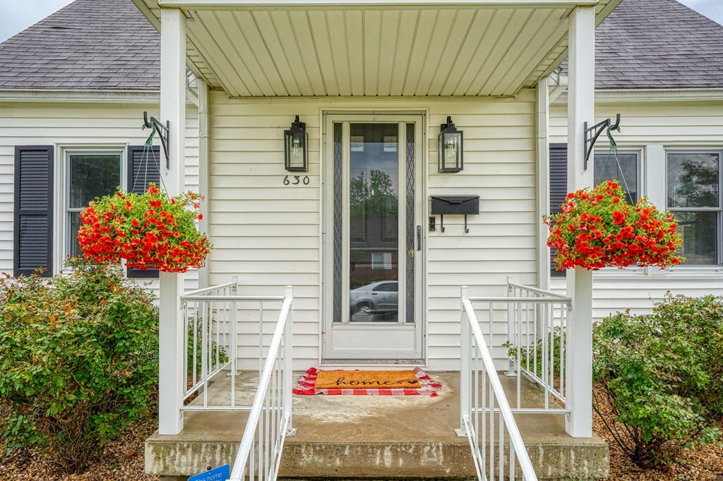 Property Photo: 630 Oneida Road OH 45601