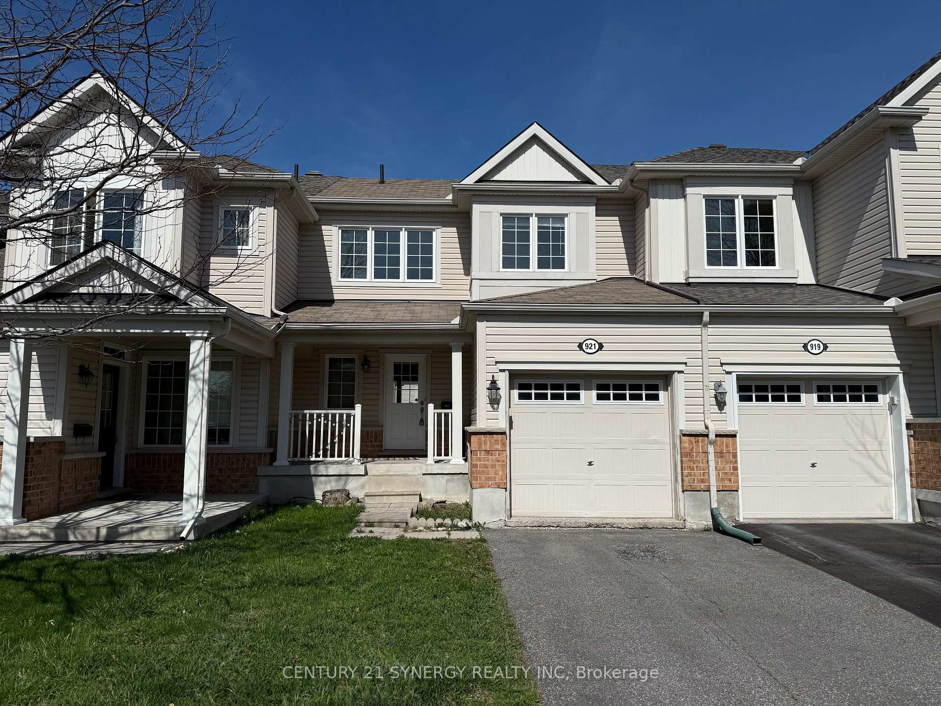 Property Photo: 921 Messor Crescent ON K2S 0P2