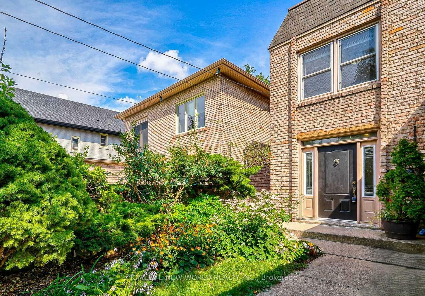 Property Photo: 91 Elmsthorpe Avenue ON M5P 2L8