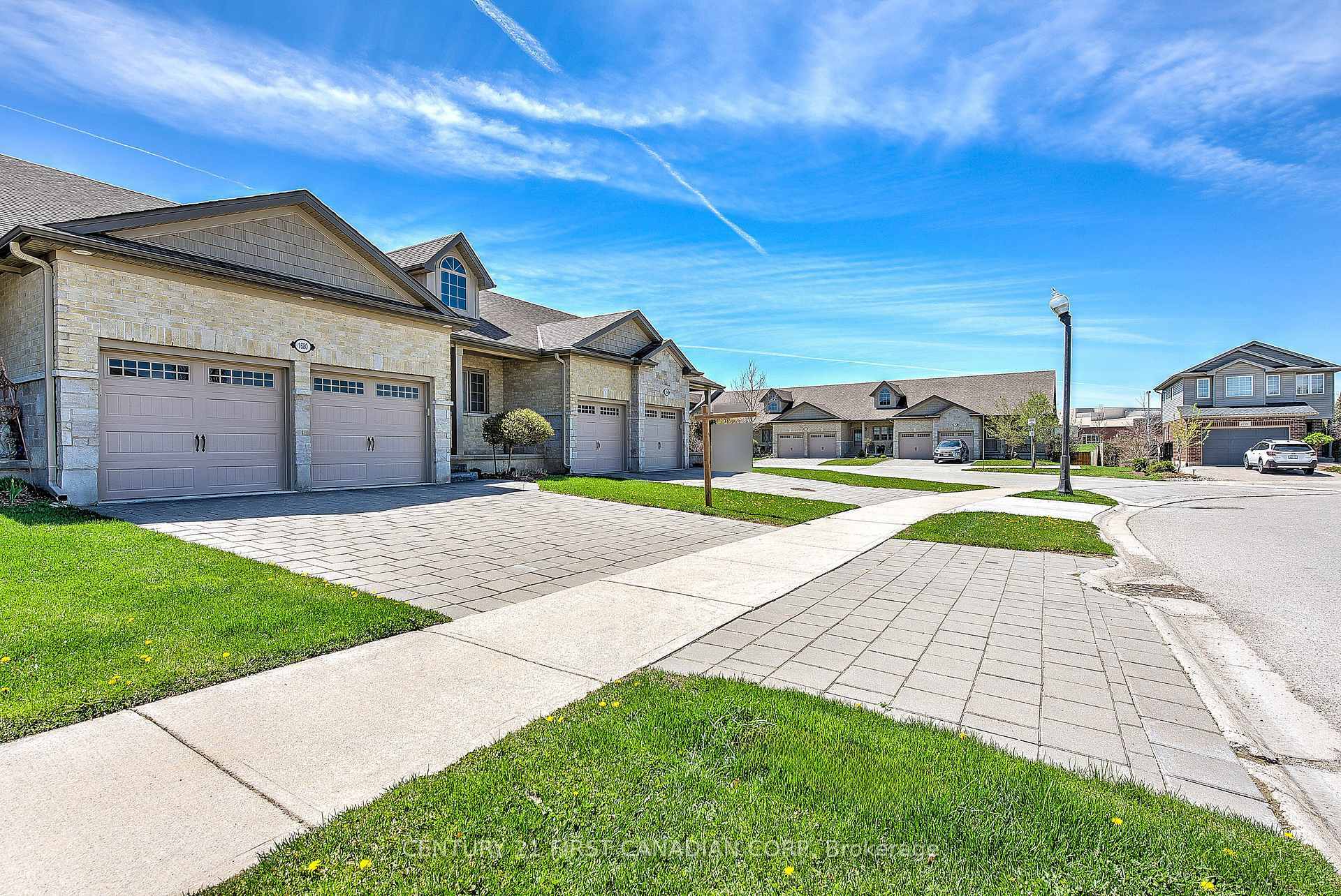 Property Photo: 1680 Bayswater Crescent ON N6G 0A9