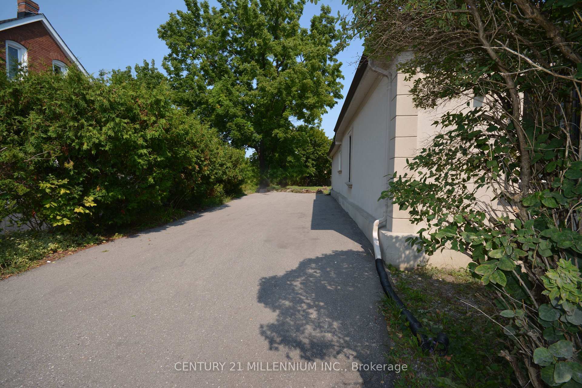 Property Photo: 8 West Street ON L6X 1V7